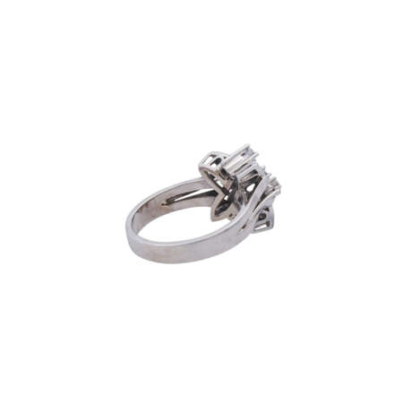 Ring mit Brillanten zus. ca. 0,6 ct, - фото 3