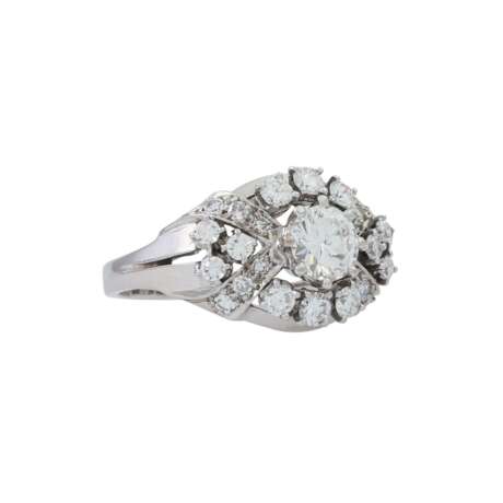 Ring mit Diamanten von zus. ca. 1,41 ct (punziert). - photo 1