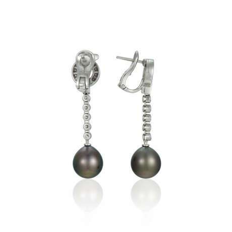 NO RESERVE | CARTIER GRAY CULTURED PEARL AND DIAMOND 'HIMALIA' EARRINGS - фото 3