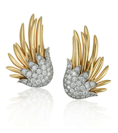 NO RESERVE | TIFFANY & CO., JEAN SCHLUMBERGER DIAMOND AND GOLD 'FLAME' EARRINGS - Foto 1