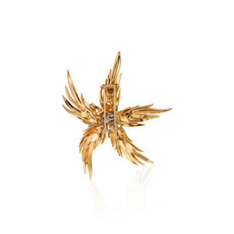 TIFFANY & CO., JEAN SCHLUMBERGER DIAMOND AND GOLD 'FLAMES' BROOCH - Foto 3