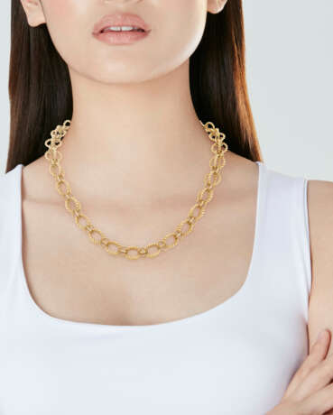 NO RESERVE | TIFFANY & CO., JEAN SCHLUMBERGER GOLD NECKLACE - photo 2