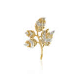 NO RESERVE | TIFFANY & CO., JEAN SCHLUMBERGER DIAMOND 'FIVE LEAVES' BROOCH - Foto 3