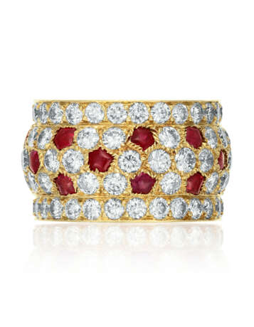 CARTIER RUBY AND DIAMOND 'NIGERIA' BAND RING - фото 1