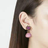 NO RESERVE | TAFFIN COLORED SAPPHIRE, COLORED DIAMOND AND PINK TOURMALINE EARRINGS - фото 2