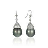 NO RESERVE | GRAY CULTURED PEARL AND DIAMOND EARRINGS - фото 3
