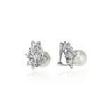 NO RESERVE | CULTURED PEARL AND DIAMOND EARRINGS - Foto 3