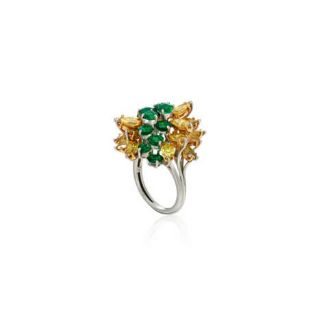 NO RESERVE | COLORED DIAMOND AND EMERALD RING - фото 7