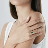 CARTIER EMERALD AND DIAMOND RING - фото 3