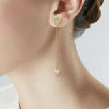 NO RESERVE | CHOPARD DIAMOND AND GOLD 'HAPPY HEARTS' EARRINGS - Foto 3