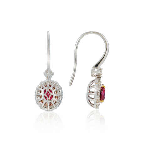 NO RESERVE | RUBY AND DIAMOND EARRINGS - Foto 3