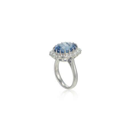 NO RESERVE | SAPPHIRE AND DIAMOND RING - photo 4