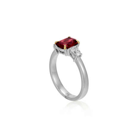 NO RESERVE | SPINEL AND DIAMOND RING - фото 3