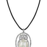NO RESERVE | CULTURED PEARL AND DIAMOND OWL PENDANT - фото 1