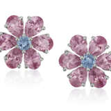 NO RESERVE | TIFFANY & CO. COLORED SAPPHIRE AND SAPPHIRE EARRINGS - Foto 1