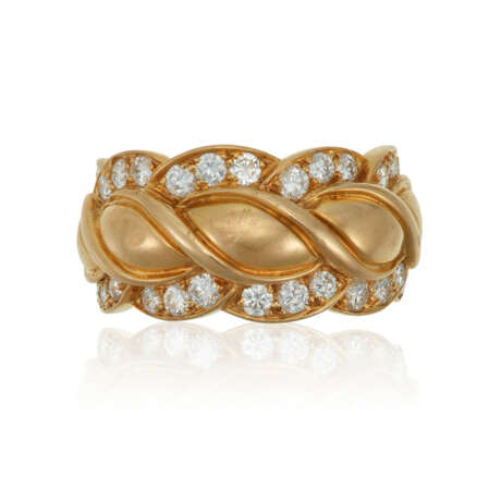 NO RESERVE | VAN CLEEF & ARPELS DIAMOND AND GOLD RING - фото 1
