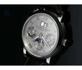 Armbanduhr: hochfeine A . Lange & Söhne "Langematik Perpetual Platin Ref.310.025", 2007/2008 mit Box und Zertifikat