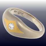 Ring: massiver und neuwertiger Bicolor-Goldschmiedering mit Brillant - фото 1