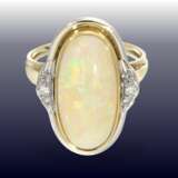Ring: hochwertiger vintage Goldschmiedering mit großem Opal und Brillantbesatz - photo 1