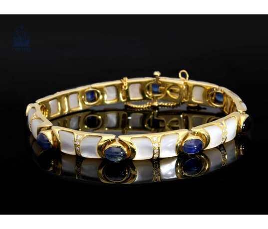 Armband: goldenes, sehr dekoratives und außergewöhnliches vintage Goldschmiedearmband mit hochwertigen Ceylon-Saphiren, Brillanten und Perlmutt - фото 1