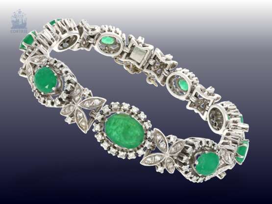 Armband: dekoratives und außergewöhnlich gefertigtes vintage Smaragd/Diamant-Goldschmiedearmband - фото 1