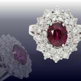 Ring: weißgoldener, dekorativer und sehr wertvoller vintage Rubin/Brillant-Blütenring, ca.3,82ct - photo 1