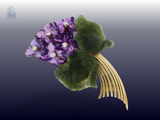 Brosche: besonders große und aufwändige "Veilchenbrosche" mit 5 Blüten und kleinen Brillanten, vermutlich um 1950 - фото 2
