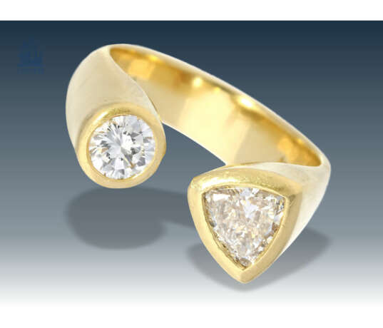 Ring: moderner und interessant gearbeiteter Goldschmiedering mit Diamanten, 18K Gold, unikate Designerarbeit - Foto 3