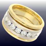 Ring: breiter und moderner Brillant-Goldschmiedering, ca. 0,7ct - photo 1
