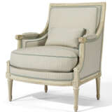 A LOUIS XVI WHITE-PAINTED BERGERE - фото 1