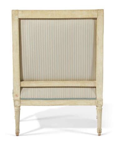 A LOUIS XVI WHITE-PAINTED BERGERE - фото 4