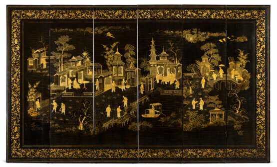 A CHINESE EXPORT BLACK AND GILT LACQUER SIX-PANEL SCREEN - фото 1