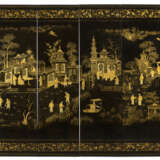 A CHINESE EXPORT BLACK AND GILT LACQUER SIX-PANEL SCREEN - фото 1