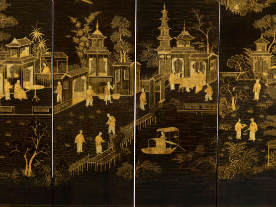 A CHINESE EXPORT BLACK AND GILT LACQUER SIX-PANEL SCREEN - фото 4