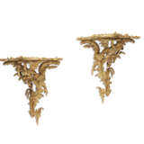 A PAIR OF GEORGE III STYLE GILTWOOD WALL BRACKETS - Foto 1