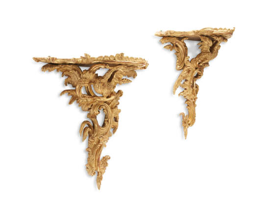 A PAIR OF GEORGE III STYLE GILTWOOD WALL BRACKETS - фото 5