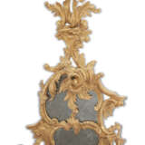 A PAIR OF GEORGE II GILTWOOD AND GESSO TWO-LIGHT GIRANDOLES - фото 3