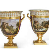 A PAIR OF SEVRES PORCELAIN TOPOGRAPHICAL PURPLE AND GOLD GROUND ICE PAILS, COVERS AND LINERS (GLACIERE VASE B) - Foto 1