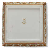 A SEVRES PORCELAIN PINK-GROUND RETICULATED TRAY (PLATEAU CARRE A JOUR, 3EME GRANDEUR) - Foto 2