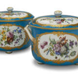 A PAIR OF SEVRES PORCELAIN 'BLEU CELESTE' TWO-HANDLED SERVING DISHES AND COVERS - photo 2