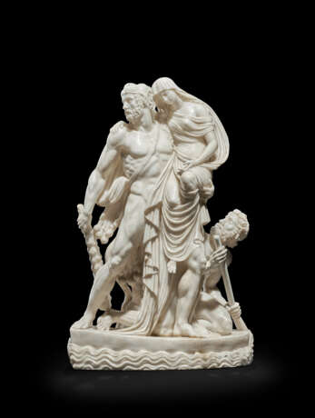 A WHITE MARBLE GROUP OF HERCULES, DEIANIRA AND NESSUS - Foto 1