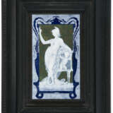 A FRENCH PORCELAIN PATE-SUR-PATE GREEN AND BLUE GROUND RECTANGULAR PLAQUE BY LOUIS SOLON - Foto 2