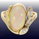 Ring: massiver Designer-Goldschmiedering mit einem Opal und Diamanten - Foto 1