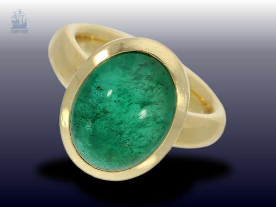 Ring: massiver Goldschmiedering mit großem Smaragd, solide Handarbeit, Smaragd ca. 5ct - фото 1