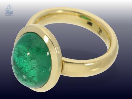 Ring: massiver Goldschmiedering mit großem Smaragd, solide Handarbeit, Smaragd ca. 5ct - фото 2
