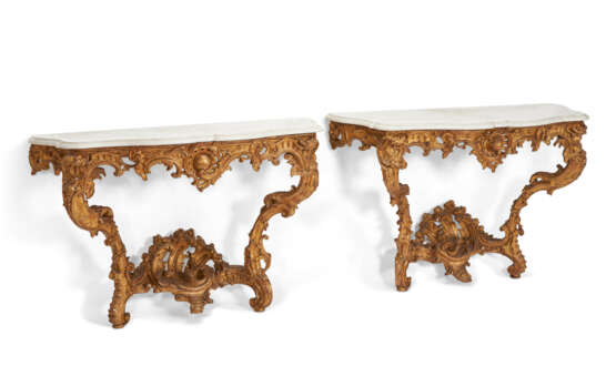 A MATCHED PAIR OF LOUIS XV GILTWOOD CONSOLE TABLES - фото 3