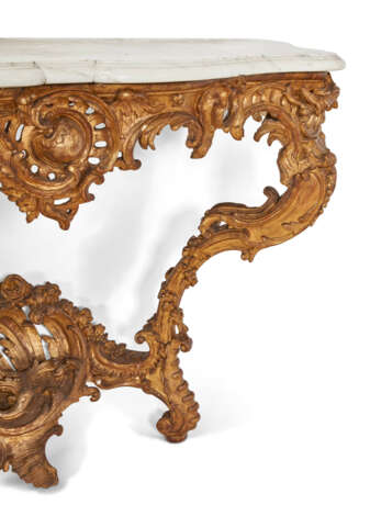 A MATCHED PAIR OF LOUIS XV GILTWOOD CONSOLE TABLES - фото 5