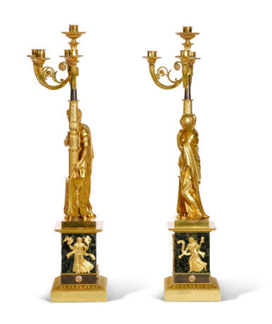 A PAIR OF RESTAURATION ORMOLU AND PATINATED BRONZE FIVE-LIGHT CANDELABRA - photo 4