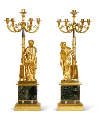 A PAIR OF RESTAURATION ORMOLU AND PATINATED BRONZE FIVE-LIGHT CANDELABRA - photo 5