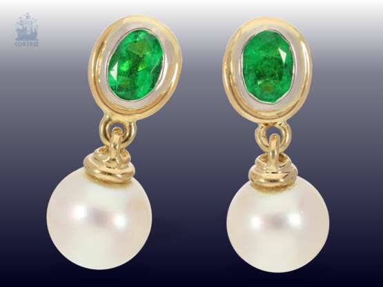 Ohrschmuck: vintage Goldschmiedearbeit mit Perlen sowie hochfeinen Smaragden, vermutlich Genf 80er Jahre - Foto 1